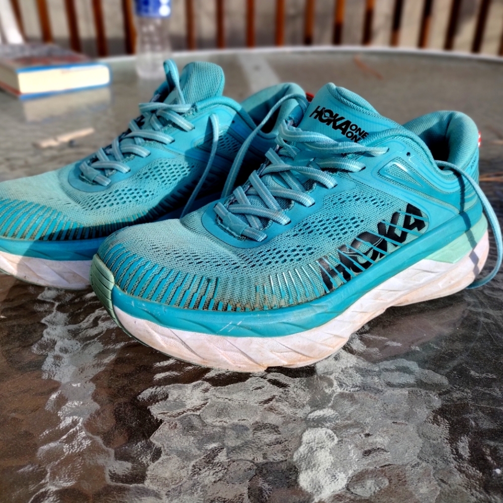 $19 Hoka Bondi 7 W size 9 Aquarelle Eggshell blue